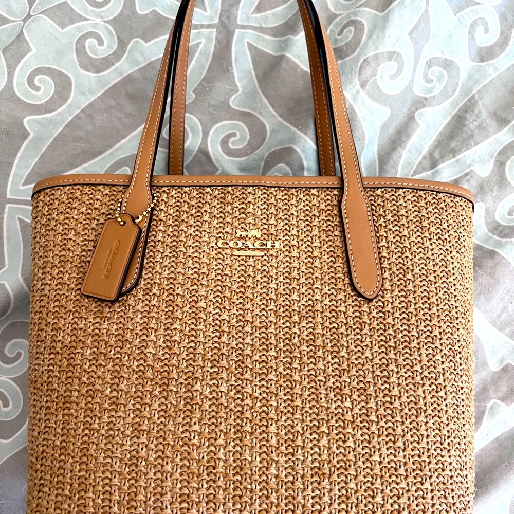 Barely used (1x) basket weave Coach purse